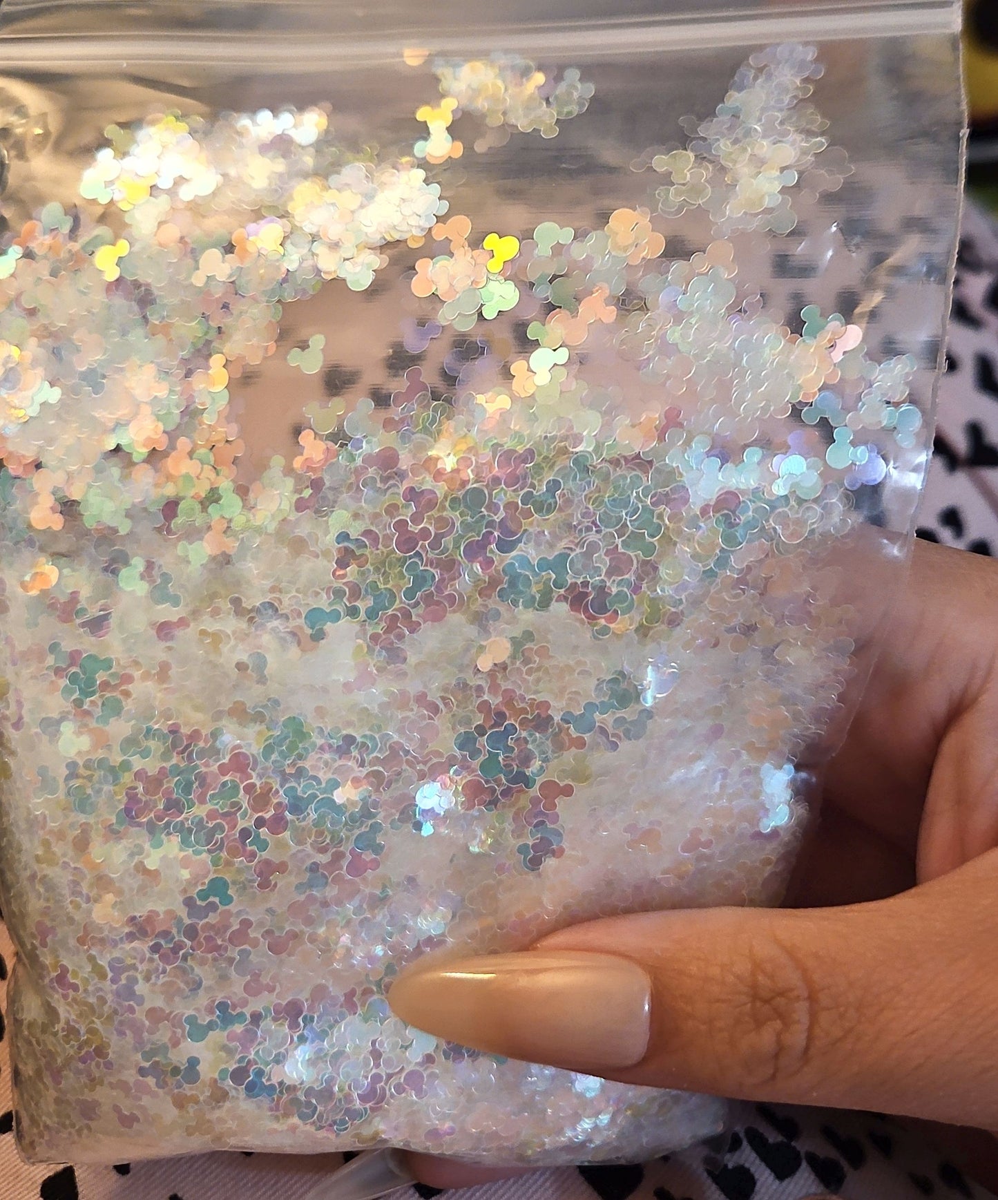 91G white iridescent mickey ears 2oz