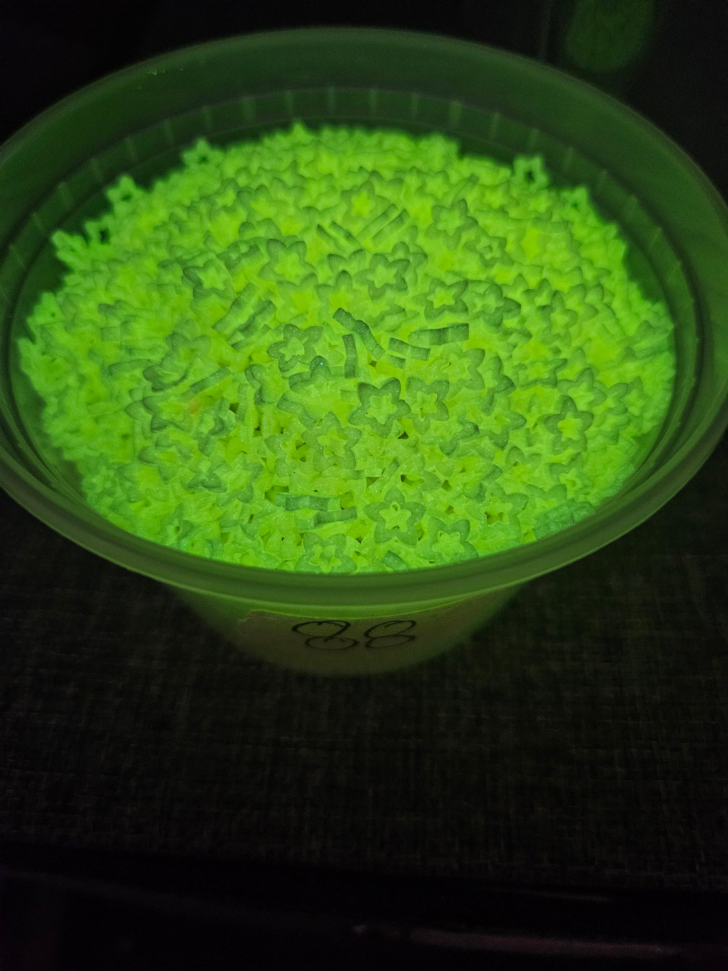 820 GLOW yellow star